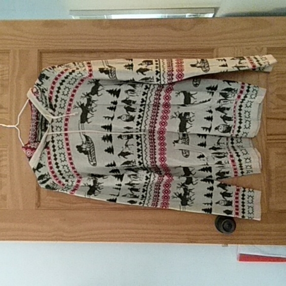 Hooded Lightweight Winter Pullover Sweater - Picture 1 of 3